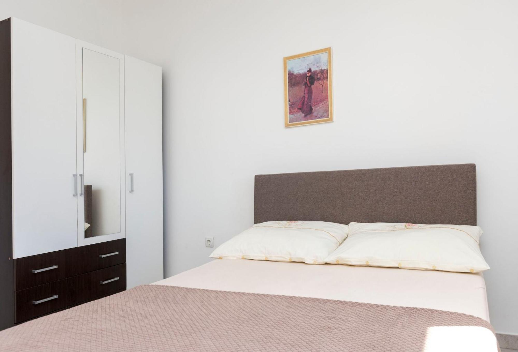 Apartments Glorija โรกอซนิซา ภายนอก รูปภาพ