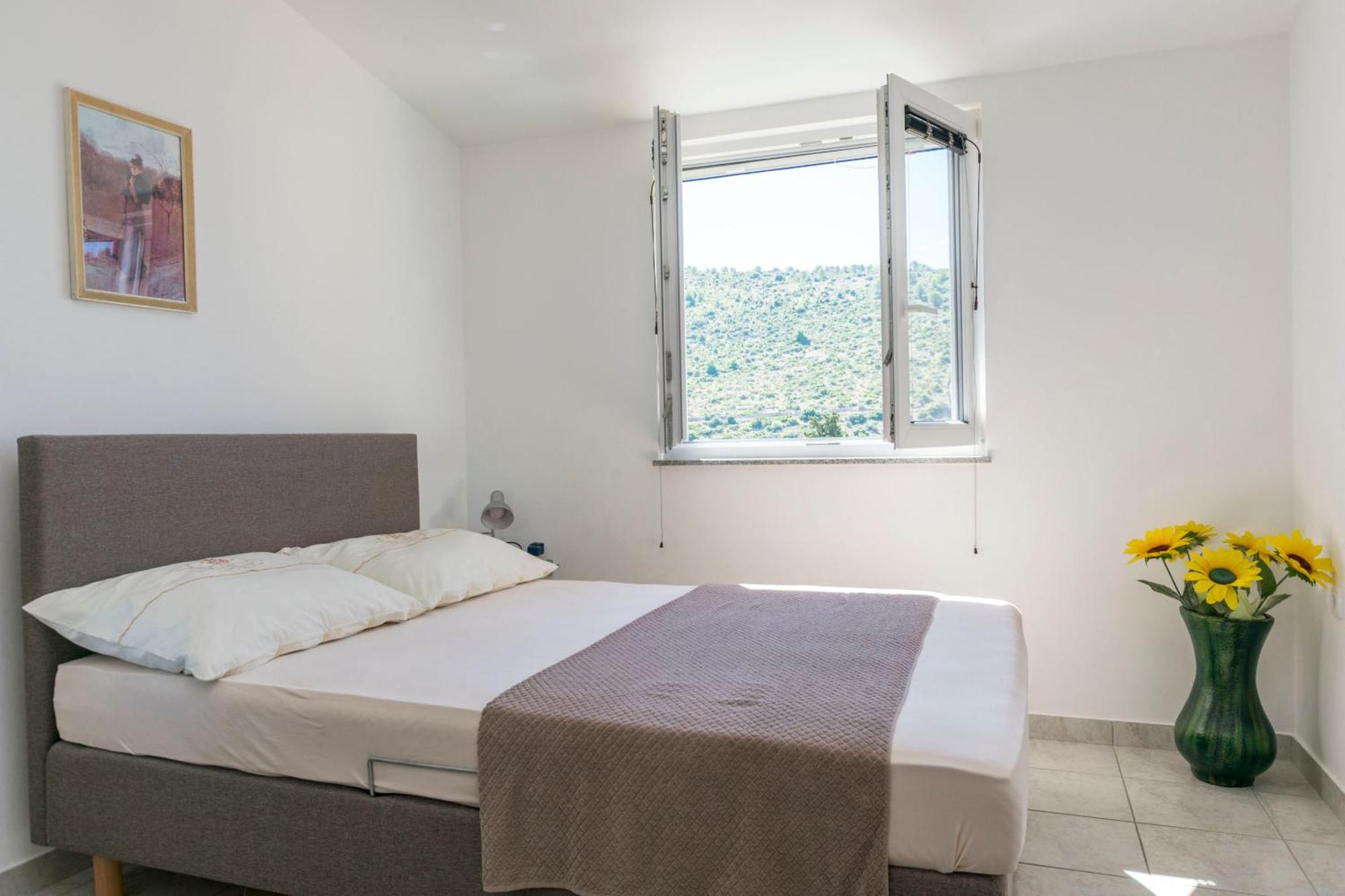 Apartments Glorija โรกอซนิซา ภายนอก รูปภาพ