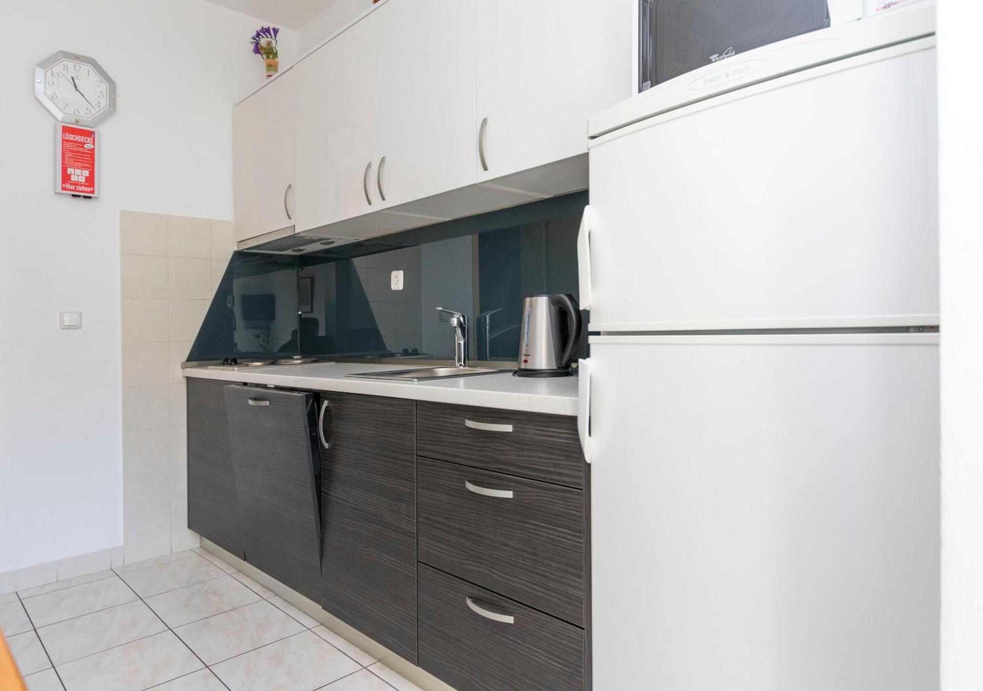 Apartments Glorija โรกอซนิซา ภายนอก รูปภาพ